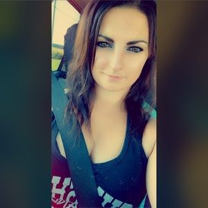 Meet your Posher, Monique